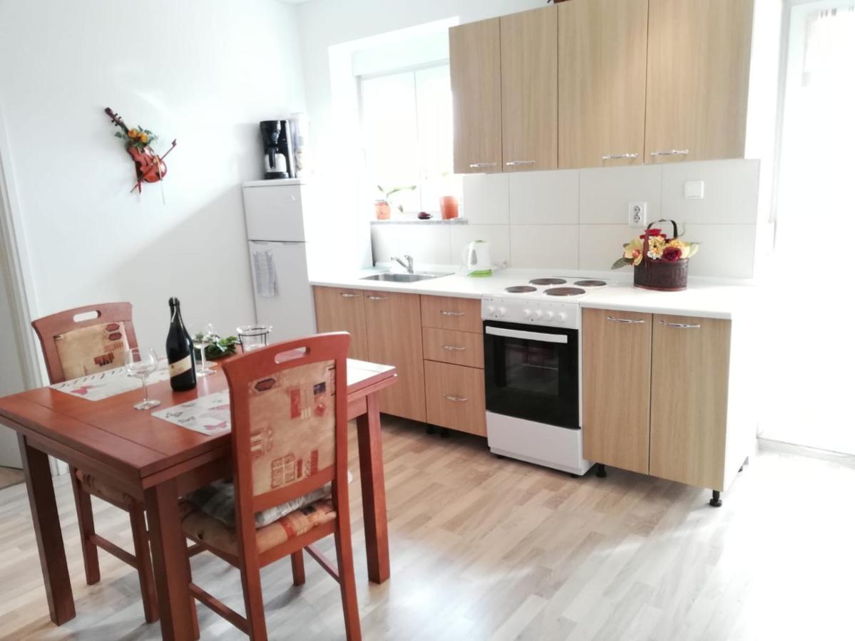 Appartamento Dani Zara Esterno foto